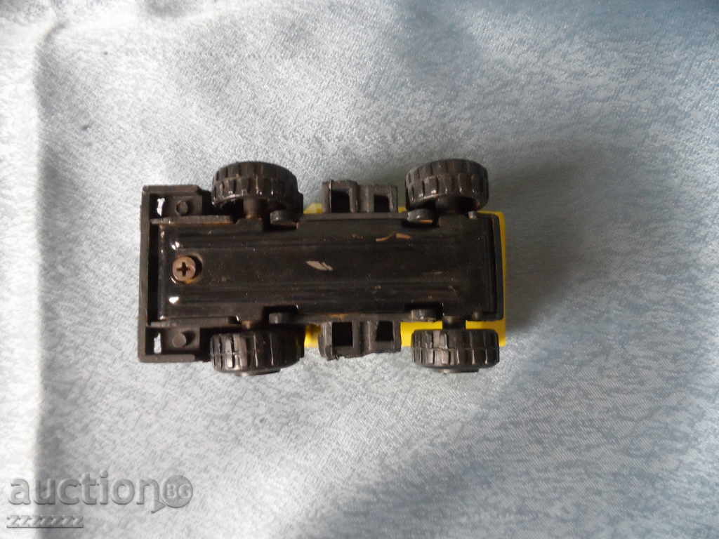 Livrarea o jucărie veche pentru copii Livrarea o jucărie veche pentru copii