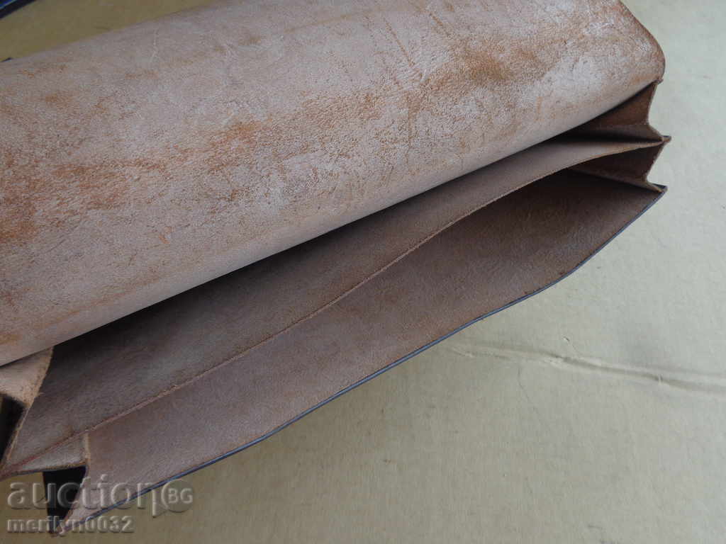 Auction  Old leather bag wallet with key purse suitcase early 20th century