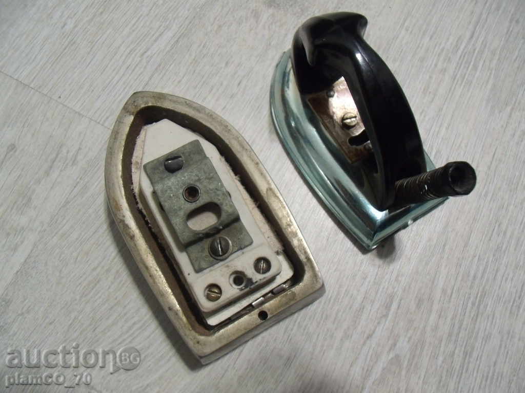 № 758 old Russian small / mini iron with price 5.00 BGN | € 2.56