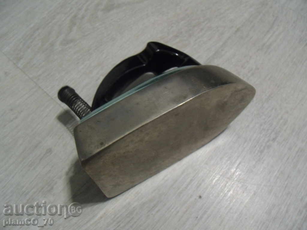Delivery of № 758 old Russian small / mini iron