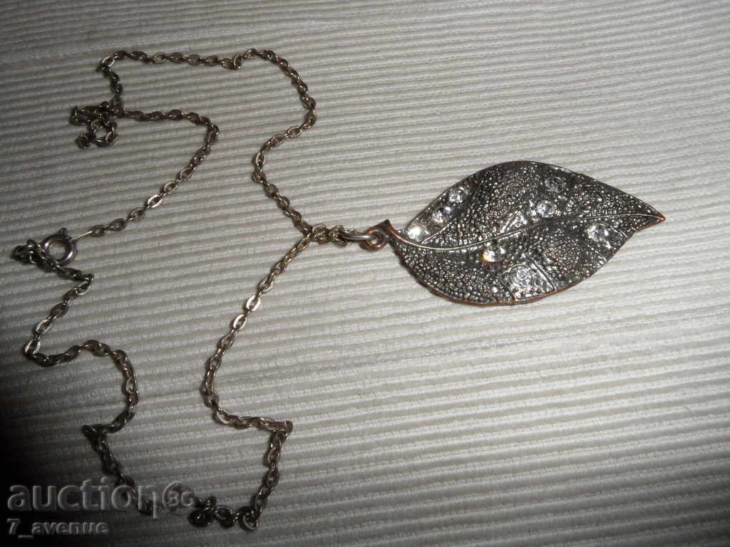 COLIER cu 7 pietre 46cm, elem.55/28mm MINUNAT este! cu preț € 6.99 | 13.67 BGN