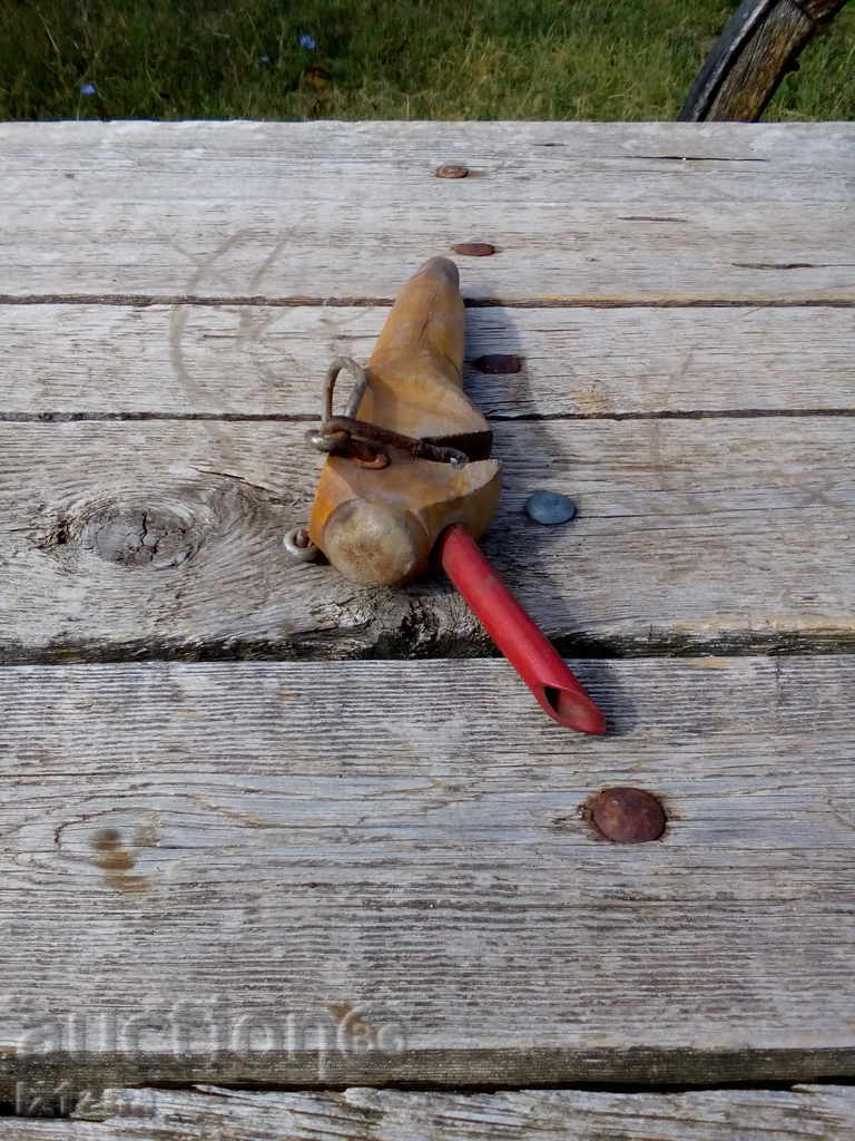 An old cannon with price 12.00 BGN | € 6.14