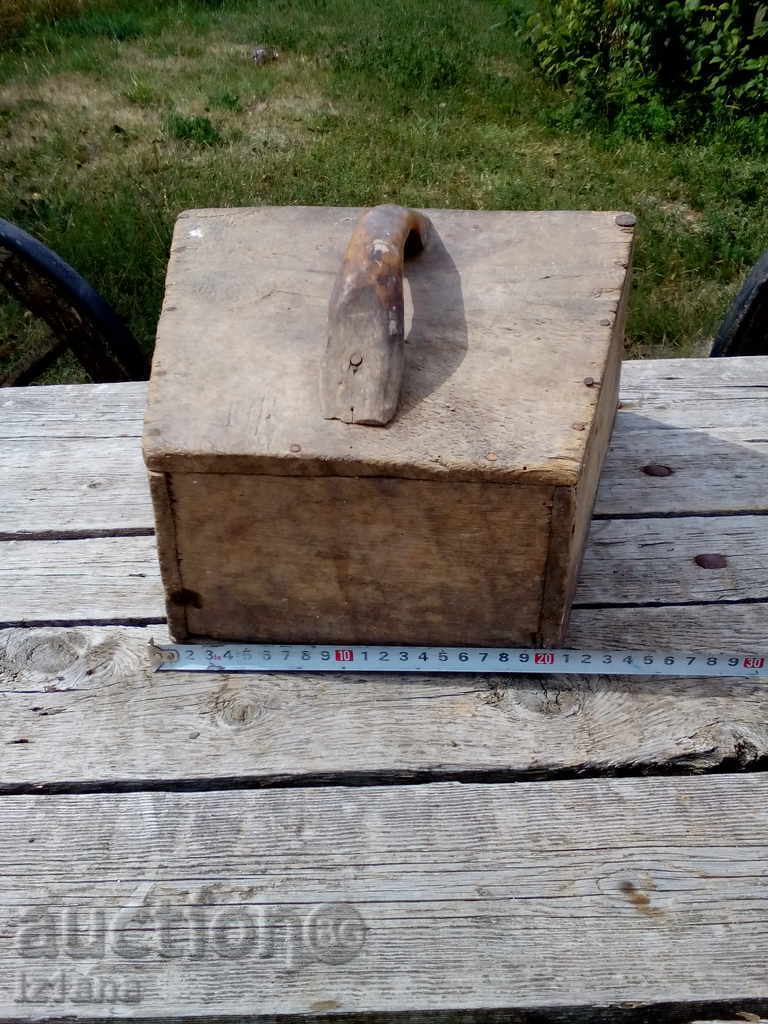 Auction An ancient marigold Auction An ancient marigold