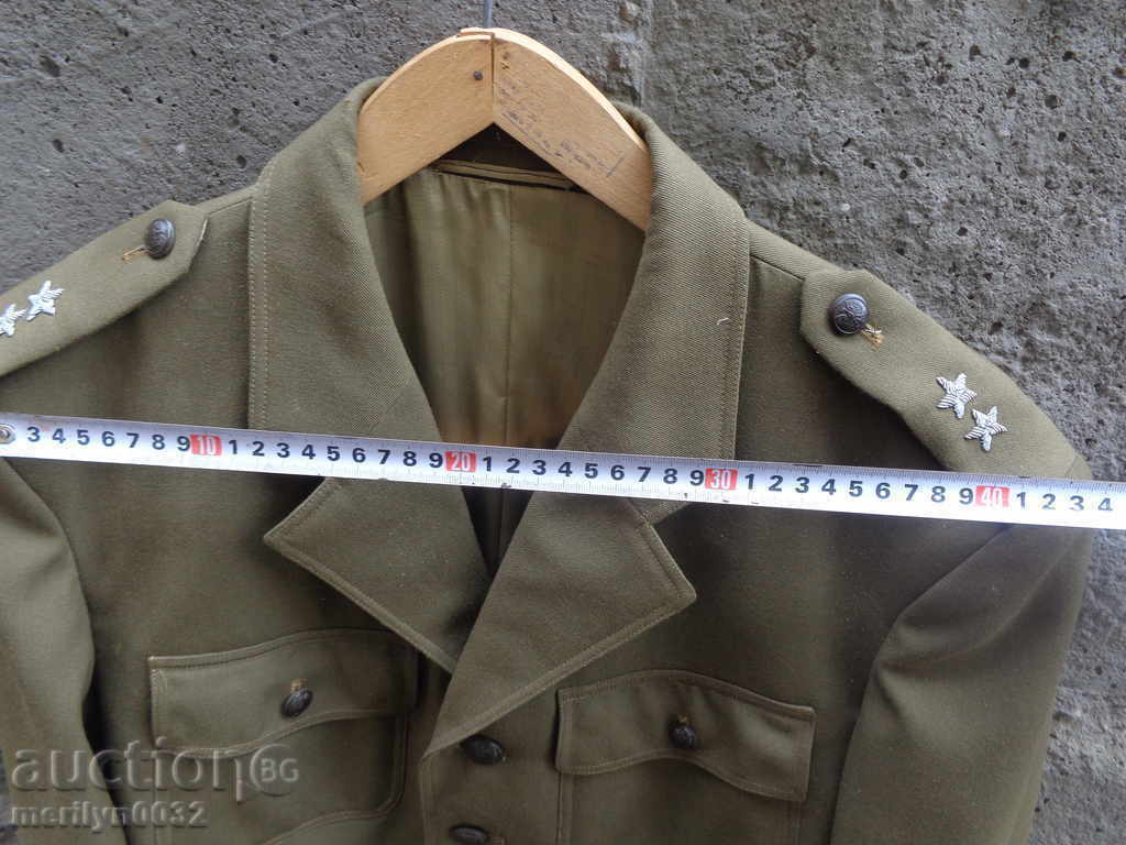 Офицерска куртка ФРГ 60-те гододини пагон колан униформа с цена 68.00 лв. | € 34.77 Офицерска куртка ФРГ 60-те гододини пагон колан униформа с цена 68.00 лв. | € 34.77