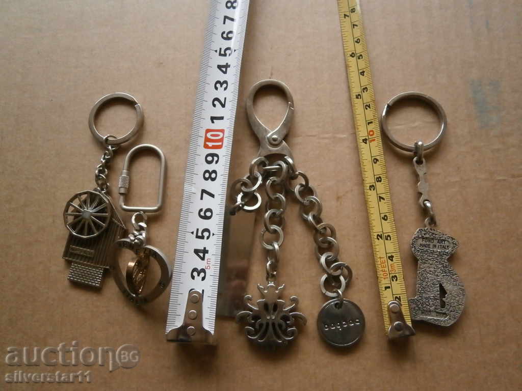 lot of key chains - 7 lot of key chains - 7