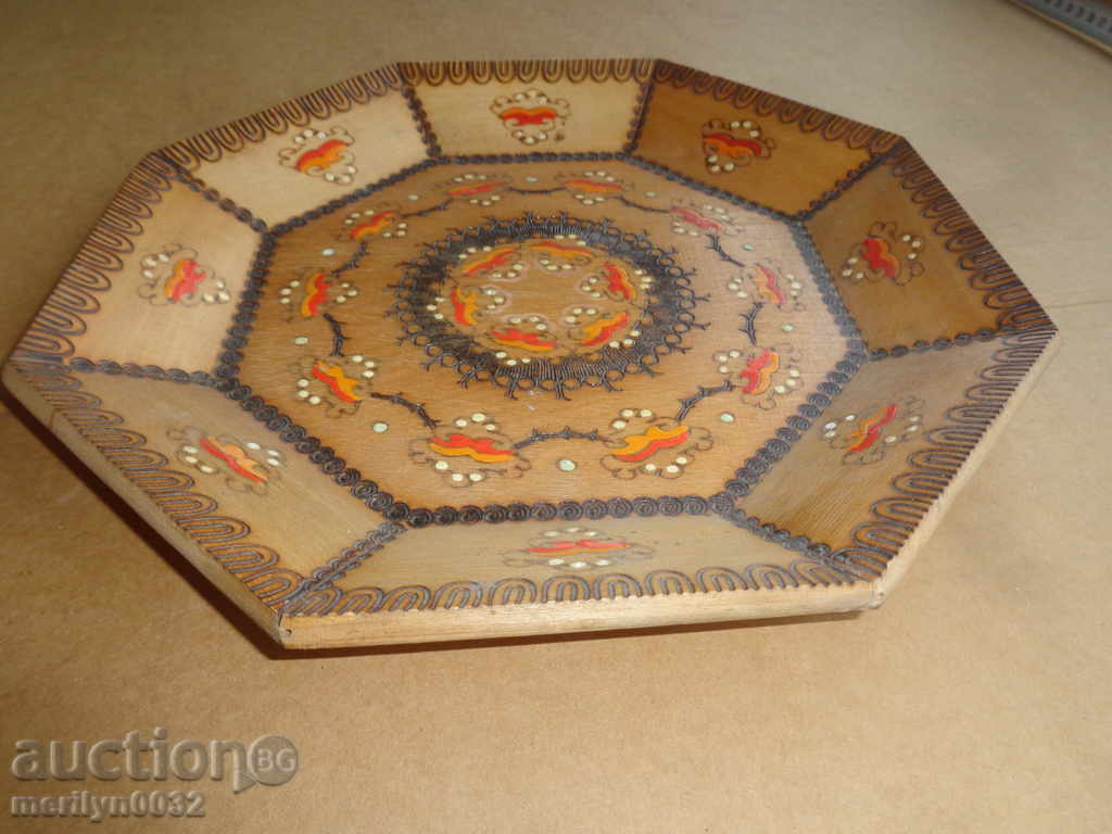 Pyrographic plate bowl of wooden tableware tray with price 47.00 BGN | € 24.03 Pyrographic plate bowl of wooden tableware tray with price 47.00 BGN | € 24.03