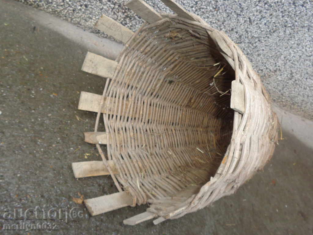 Auction Very old knit hive threshing basket wooden basket primitive Auction Very old knit hive threshing basket wooden basket primitive