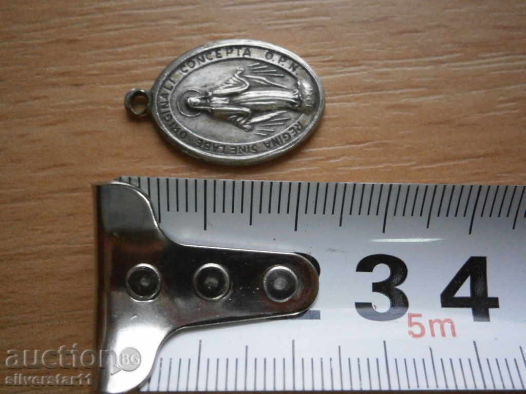 Auction  a little medallion