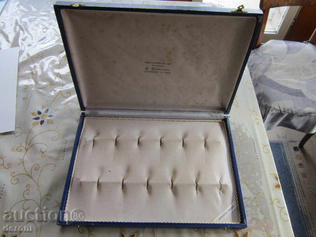 Italian wooden box box for silverware 1882 with price 40.00 BGN | € 20.45 Italian wooden box box for silverware 1882 with price 40.00 BGN | € 20.45
