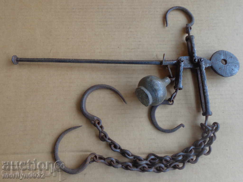 Ottoman steelyard scale with a mace-shaped weight Ottoman steelyard scale with a mace-shaped weight