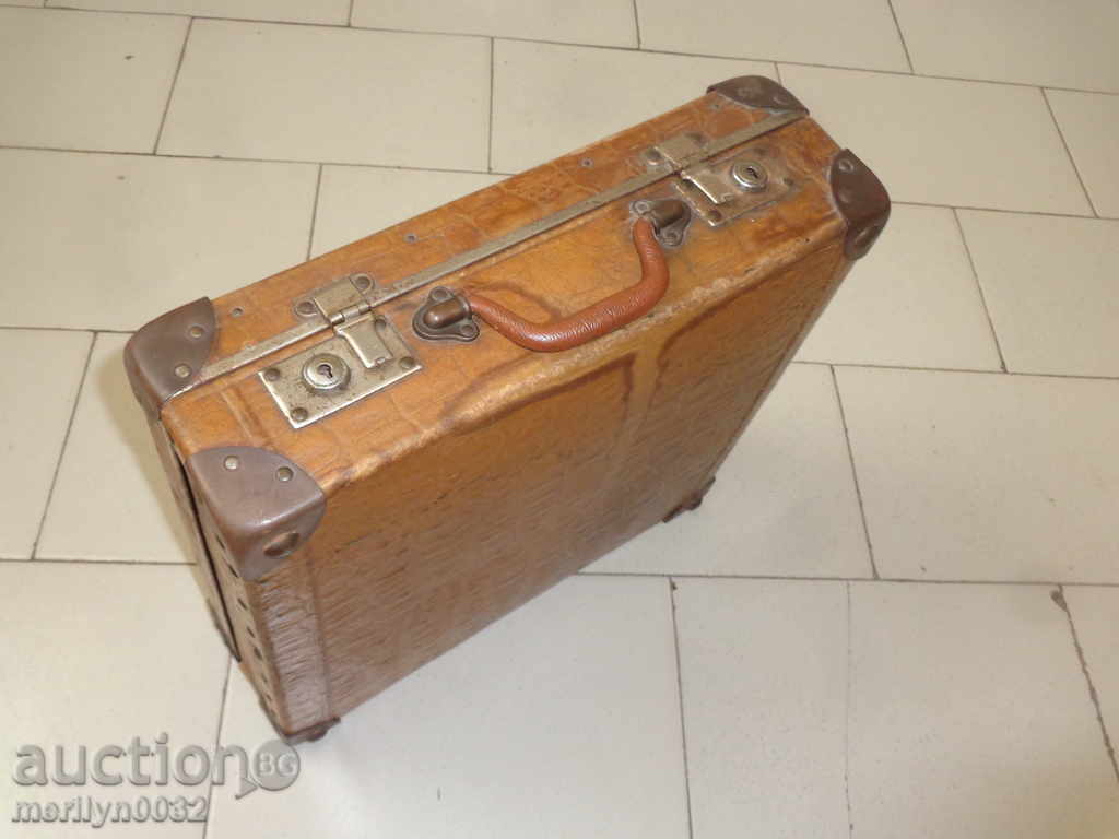 Very old case for vinyl plates 20th century 20th century bag with price 99.00 BGN | € 50.62 Very old case for vinyl plates 20th century 20th century bag with price 99.00 BGN | € 50.62