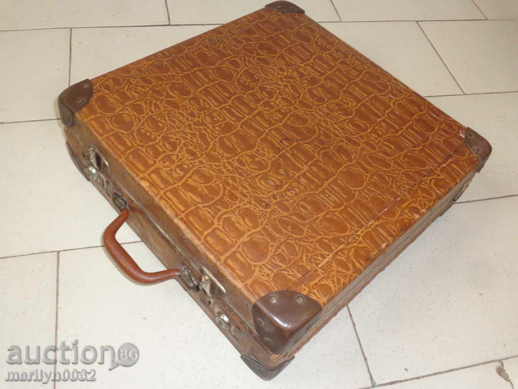 Very old case for vinyl plates 20th century 20th century bag Very old case for vinyl plates 20th century 20th century bag