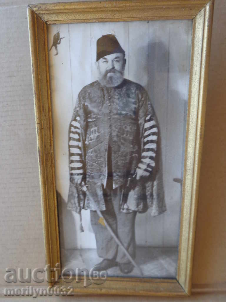 Снимка рамка портрет на воевода револвер сабя фес фотография