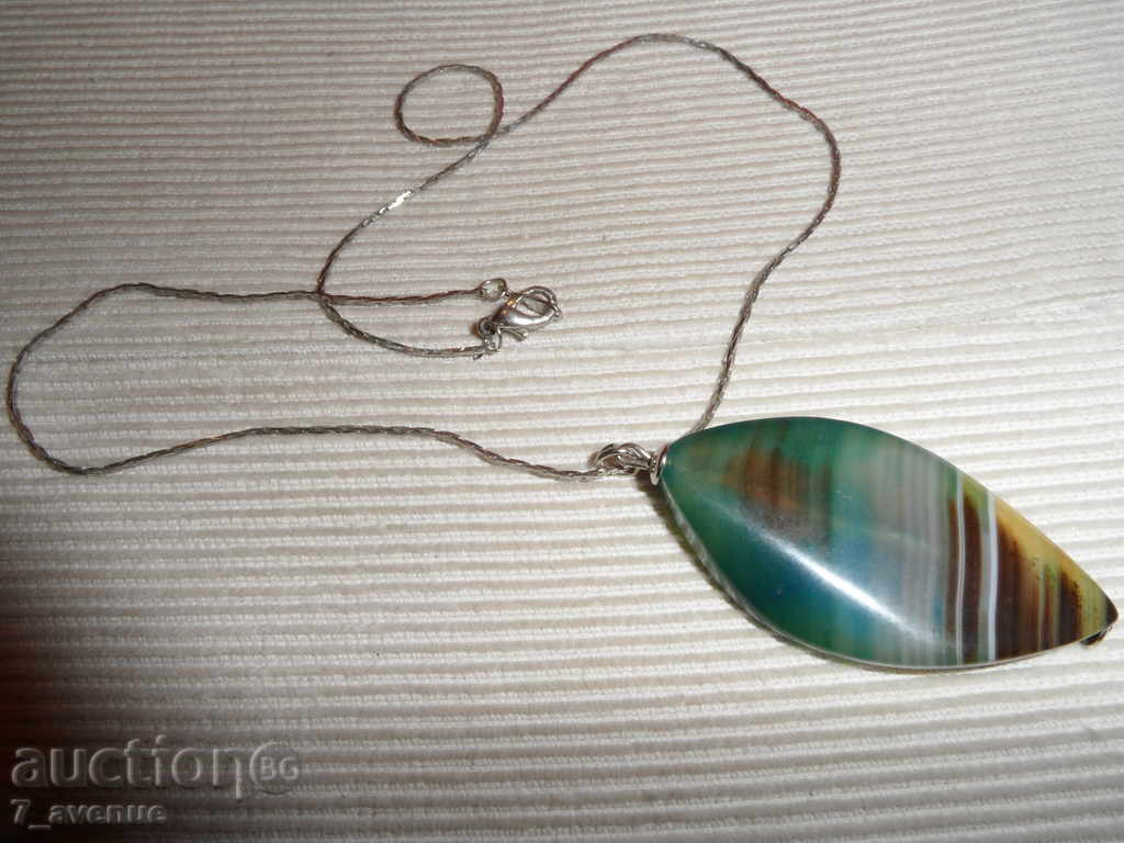 NECKLACE with a beautiful natural stone 40cm, height 5/2.5cm NECKLACE with a beautiful natural stone 40cm, height 5/2.5cm