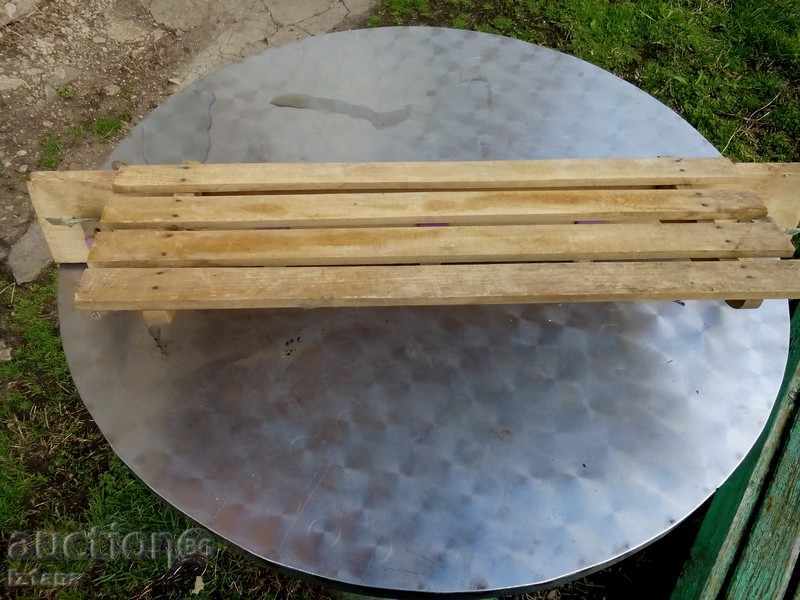 Auction An old hanger Auction An old hanger