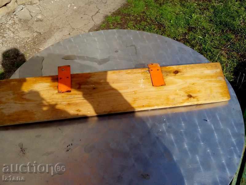 Delivery of An old hanger Delivery of An old hanger