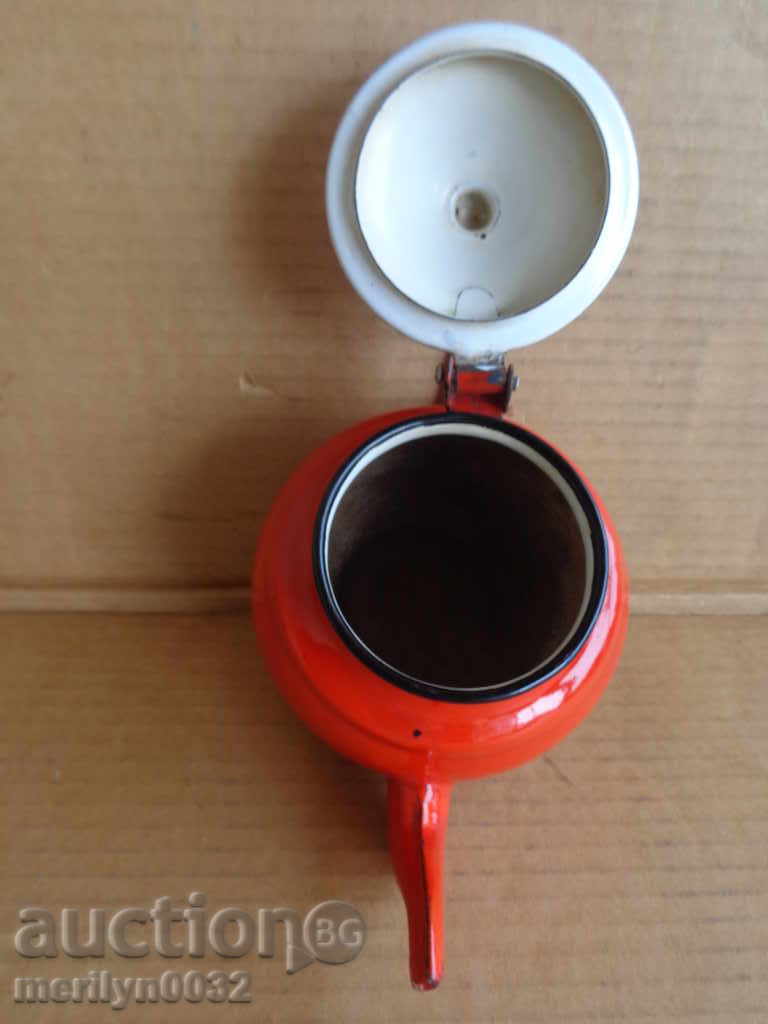 Delivery of Enamelled pot, kettle, ketchup, kettle, wounded sod Delivery of Enamelled pot, kettle, ketchup, kettle, wounded sod