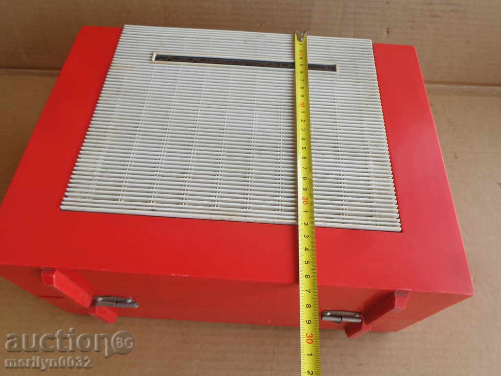 Delivery of Old portable turntable Konzertnoy USSR