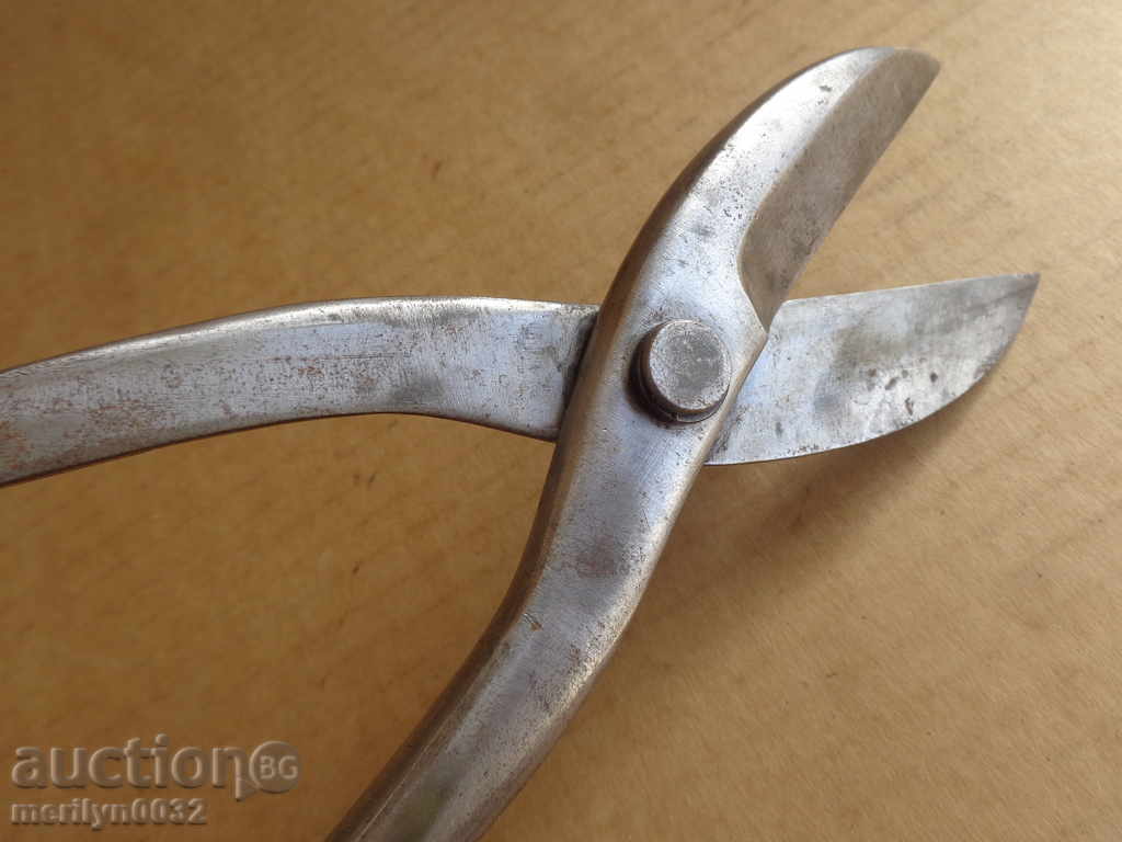 Old forged scissors for wrought iron sheet with price 40.00 BGN | € 20.45 Old forged scissors for wrought iron sheet with price 40.00 BGN | € 20.45