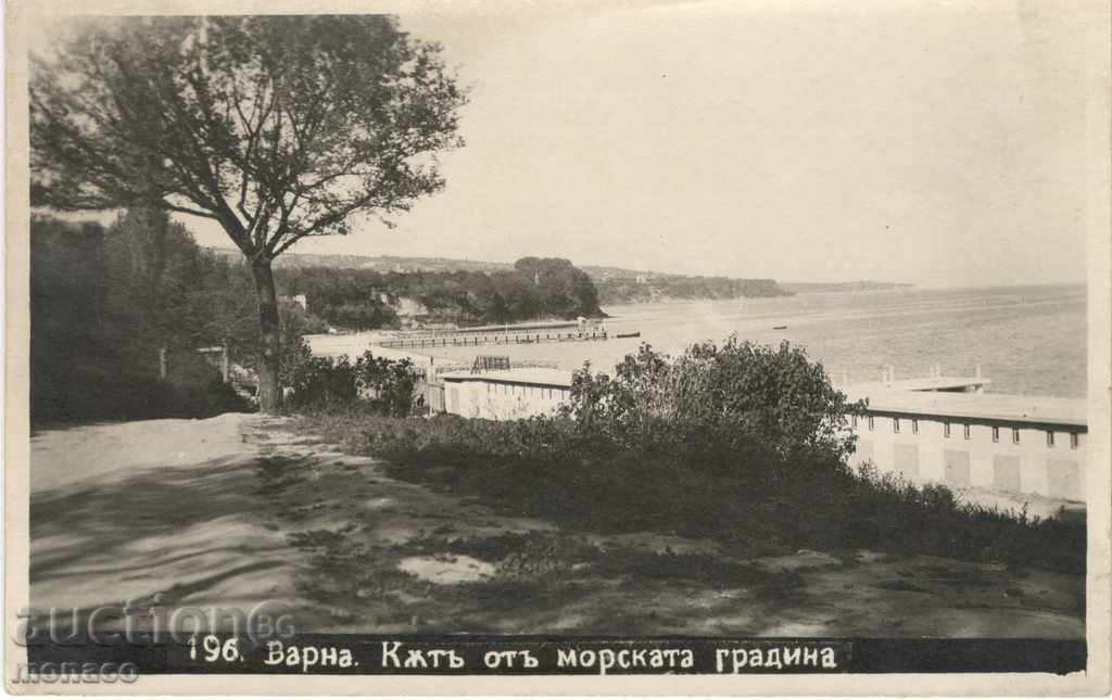 Антикварна пощенска картичка- Варна, кът от морската градина