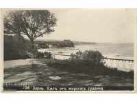 Антикварна пощенска картичка- Варна, кът от морската градина
