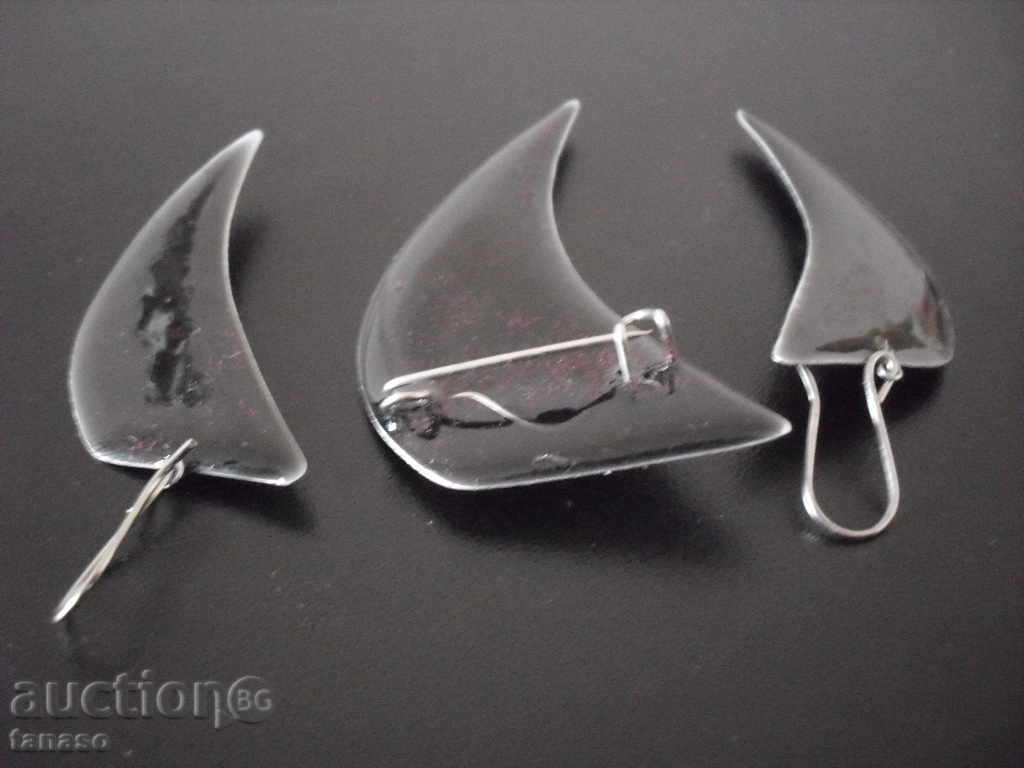 Δημοπρασία Σετ χειροποίητα σκουλαρίκια και καρφίτσα Δημοπρασία Σετ χειροποίητα σκουλαρίκια και καρφίτσα