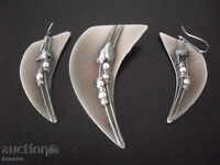 Set of handmade earrings and brooch