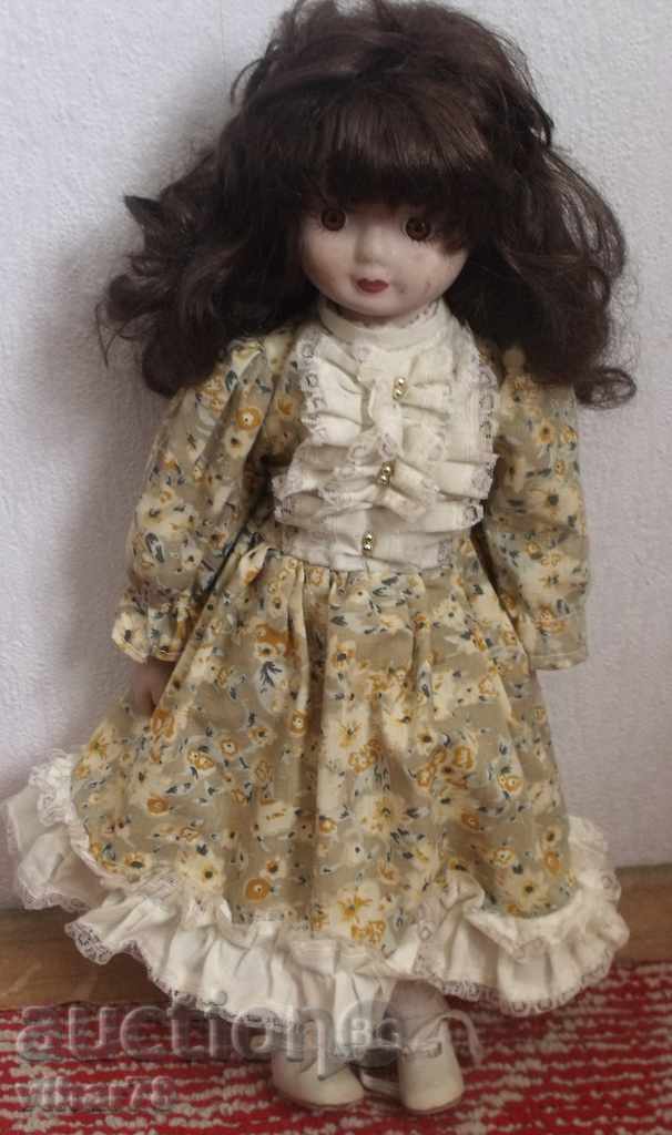 păpușă de porțelan cu preț € 29.99 | 58.66 BGN