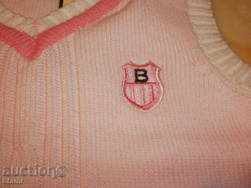 Fine pink sweater without sleeves size 2, new with price 5.50 BGN | € 2.81 Fine pink sweater without sleeves size 2, new with price 5.50 BGN | € 2.81