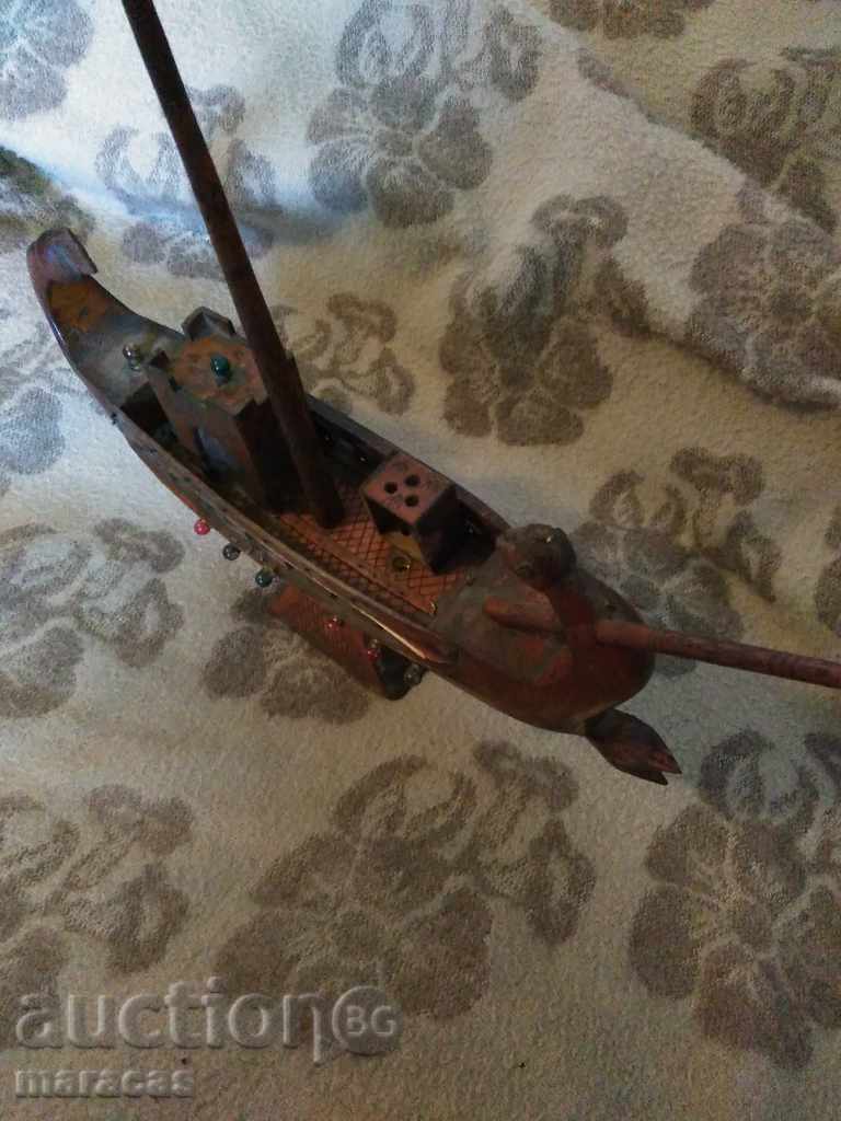 Auction Wooden ship model Auction Wooden ship model