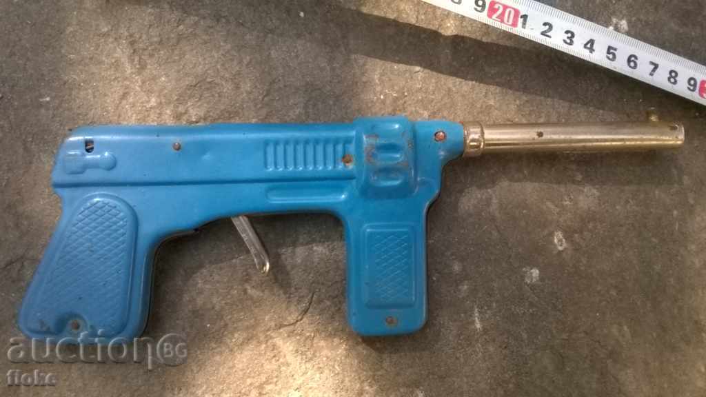 Old gun-kid with price 15.00 BGN | € 7.67 Old gun-kid with price 15.00 BGN | € 7.67