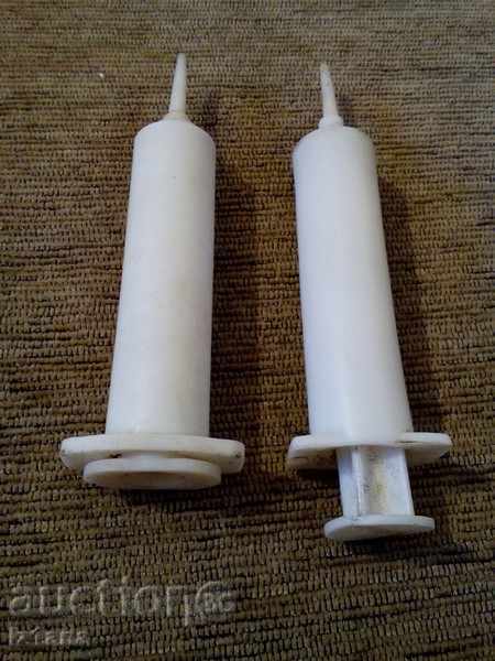 Auction Old plastic syringes Auction Old plastic syringes