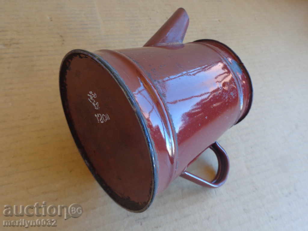 Enamelled teapot kettle, pot with enamel jug with price 39.00 BGN | € 19.94 Enamelled teapot kettle, pot with enamel jug with price 39.00 BGN | € 19.94