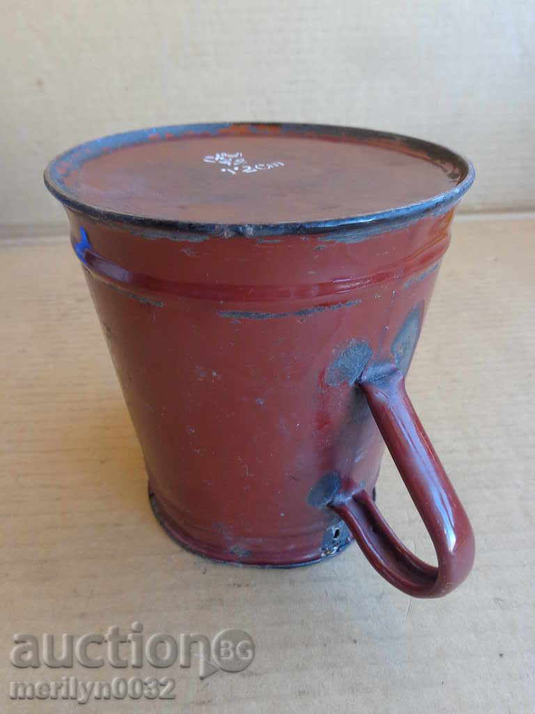 Auction Enamelled teapot kettle, pot with enamel jug Auction Enamelled teapot kettle, pot with enamel jug