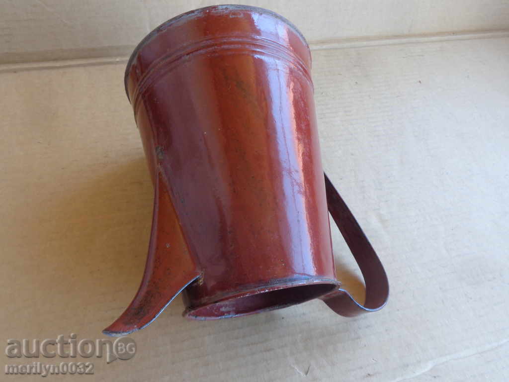 Παράδοση Εμαγιέ κατσαρόλα, βραστήρα, κατσαρόλα, βραστήρα, πρώιμων σοσιαλιστικών