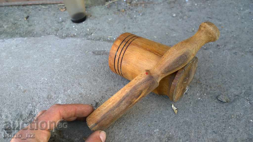 Auction  7728. STAR HAVAN CHUCK WOOD