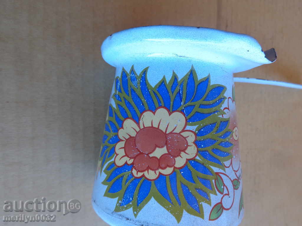 Jeze enameled pot with enamel with price 59.00 BGN | € 30.17 Jeze enameled pot with enamel with price 59.00 BGN | € 30.17