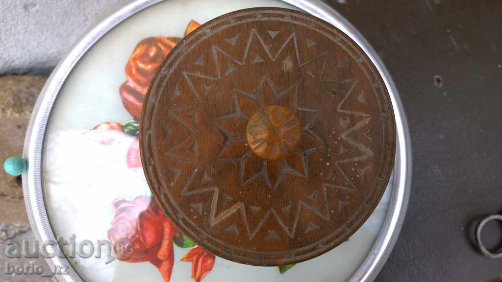 Аукцион 7747. СТАРА ДЪРВЕНА РЕЗБОВАНА КУТИЯ ДЪРВОРЕЗБА