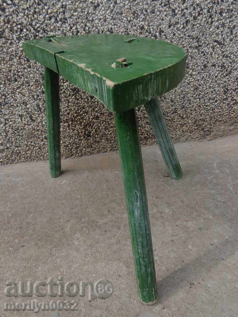 Старо трикрако столче, стол, дървения примитив