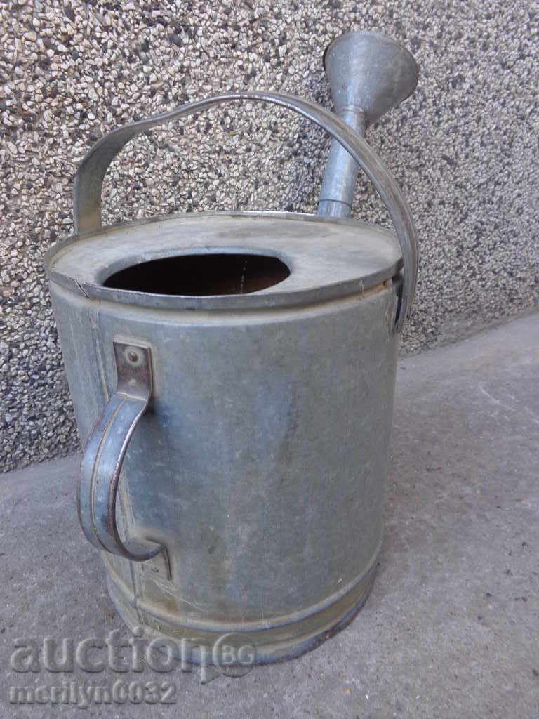 Old metal can, galvanized tube, bucket, pot with price 42.00 BGN | € 21.47 Old metal can, galvanized tube, bucket, pot with price 42.00 BGN | € 21.47