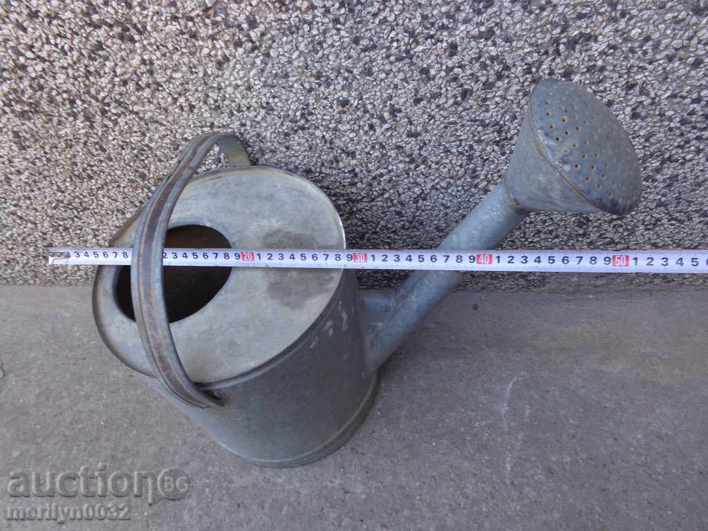 Auction Old metal can, galvanized tube, bucket, pot Auction Old metal can, galvanized tube, bucket, pot