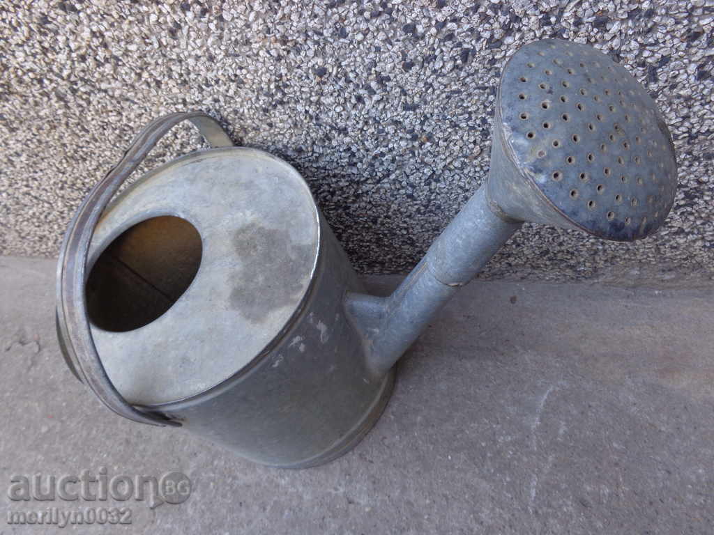 Delivery of Old metal can, galvanized tube, bucket, pot Delivery of Old metal can, galvanized tube, bucket, pot