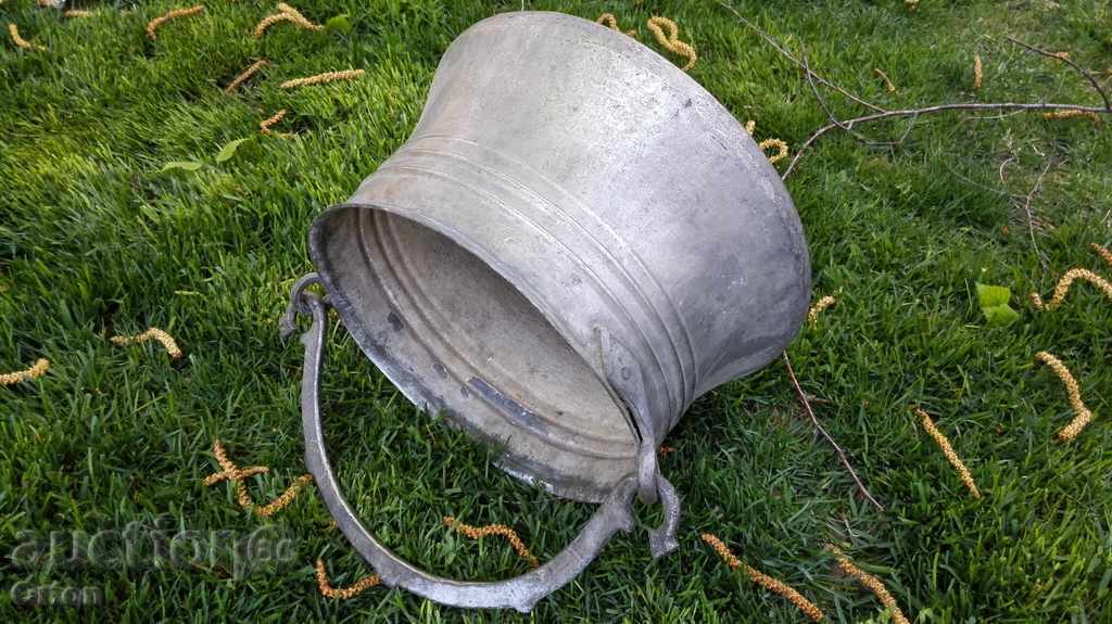 Παλιά μαζική χαλκού χαλκού με τιμή 65.00 BGN | € 33.23 Παλιά μαζική χαλκού χαλκού με τιμή 65.00 BGN | € 33.23