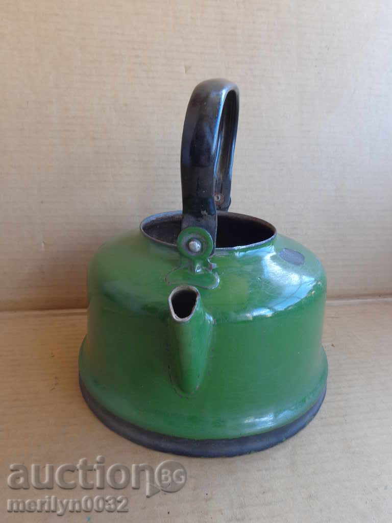 Емайлиран чайник от соца, съд с емайл, СССР с цена 35.00 лв. | € 17.90 Емайлиран чайник от соца, съд с емайл, СССР с цена 35.00 лв. | € 17.90