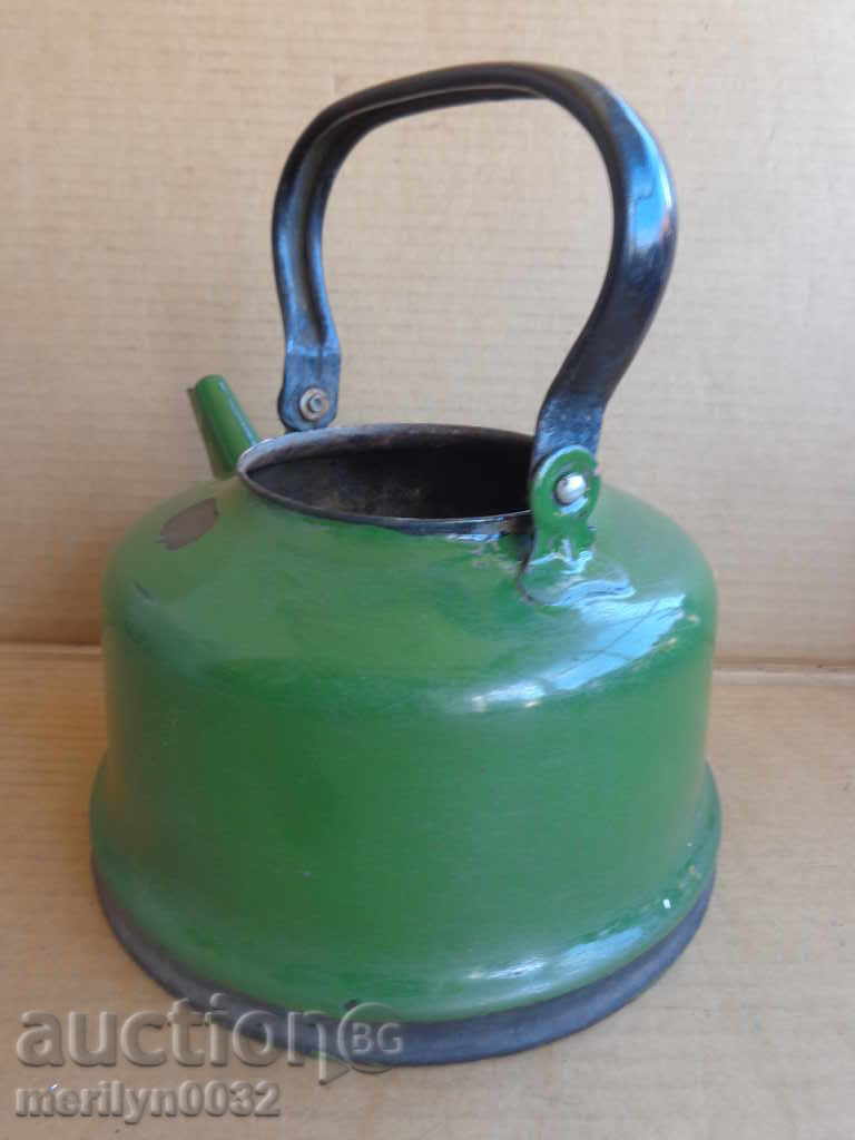 Аукцион Емайлиран чайник от соца, съд с емайл, СССР Аукцион Емайлиран чайник от соца, съд с емайл, СССР