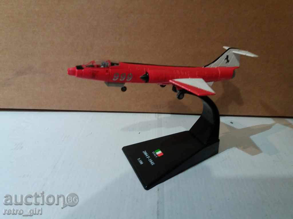 Πώληση μοντέλο αεροπλάνου. με τιμή 8.00 BGN | € 4.09