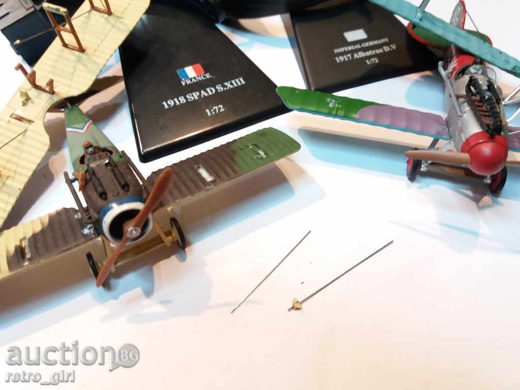 Auction  I sell models of airplanes.