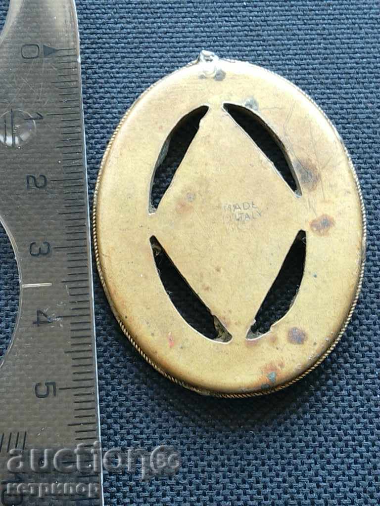 Delivery of Murano glass pendant Delivery of Murano glass pendant