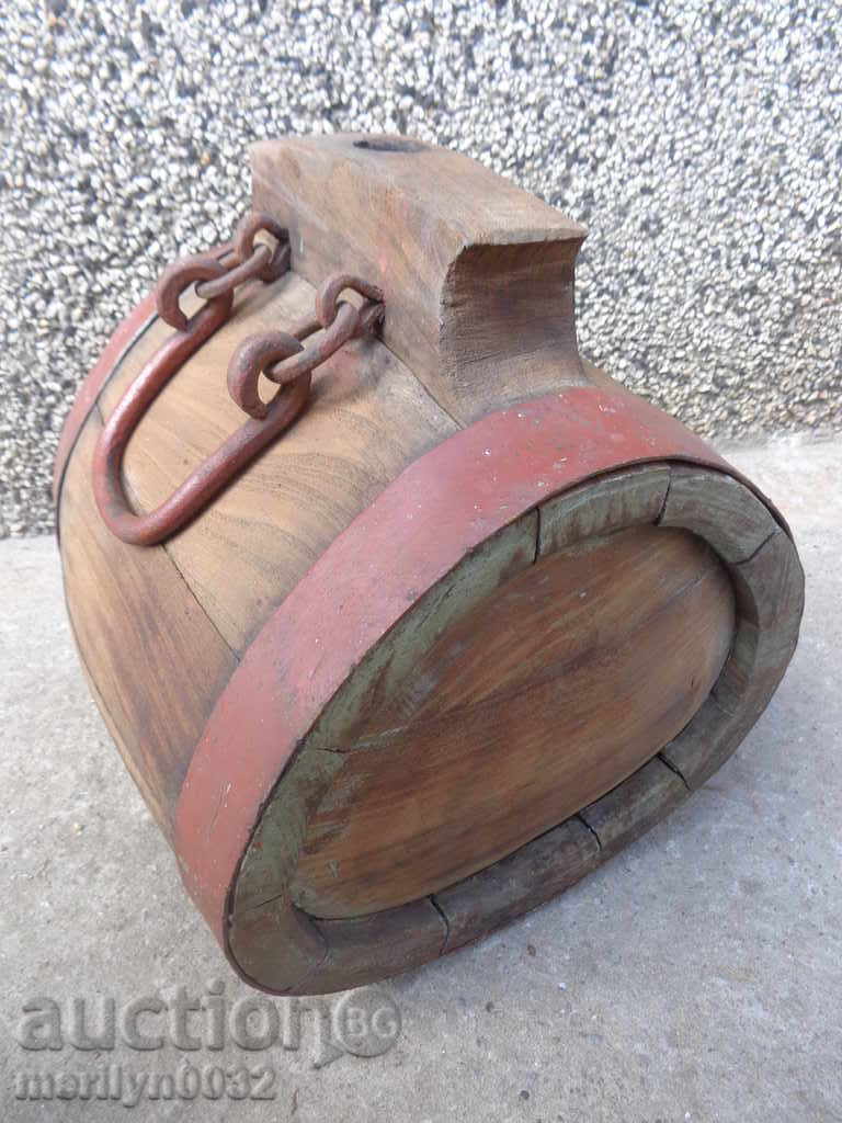 Auction Old bucket, flask, barrel, crank, wooden Auction Old bucket, flask, barrel, crank, wooden