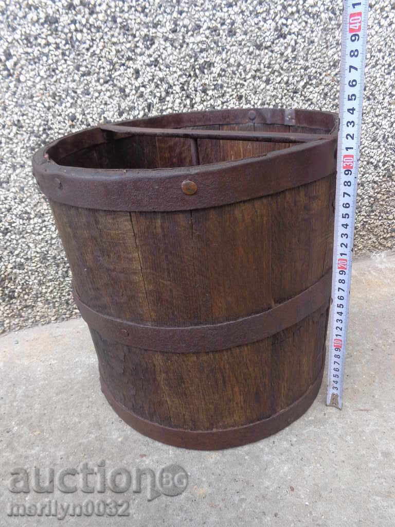 Double chisel, wooden crate wooden bucket